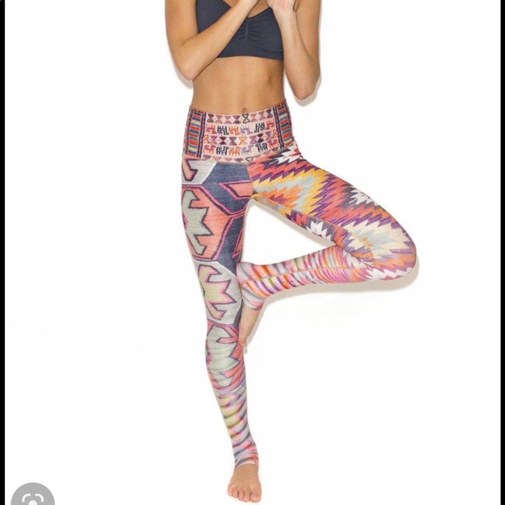 Niyama sol traveler endless leggings in XS
